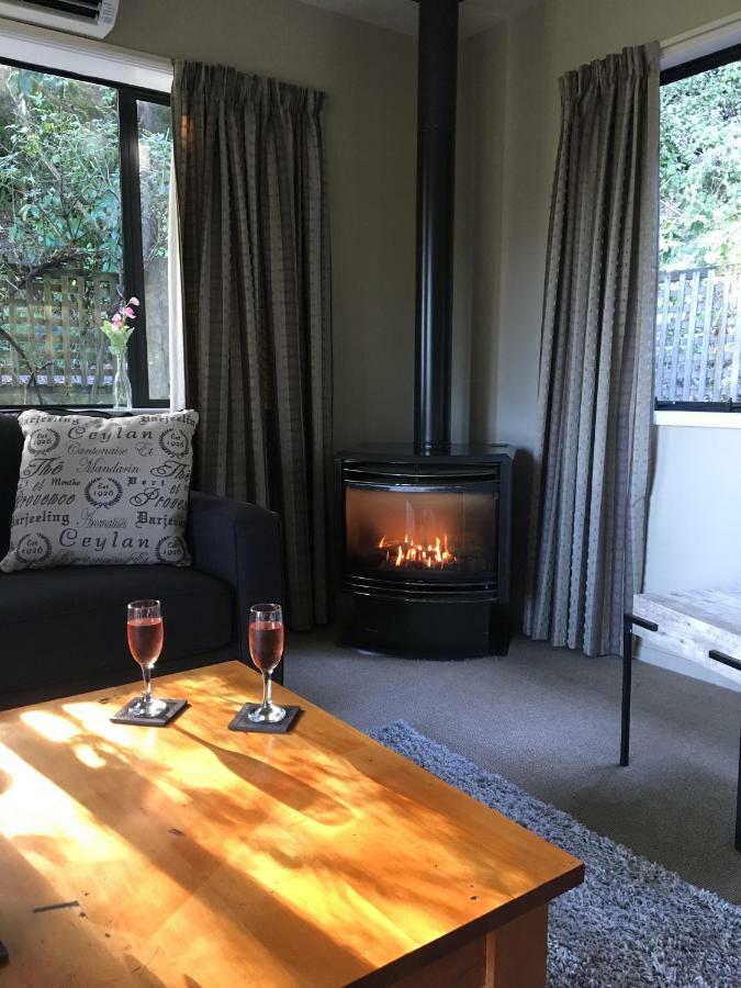 Cherrywood Cottage Akaroa Eksteriør bilde